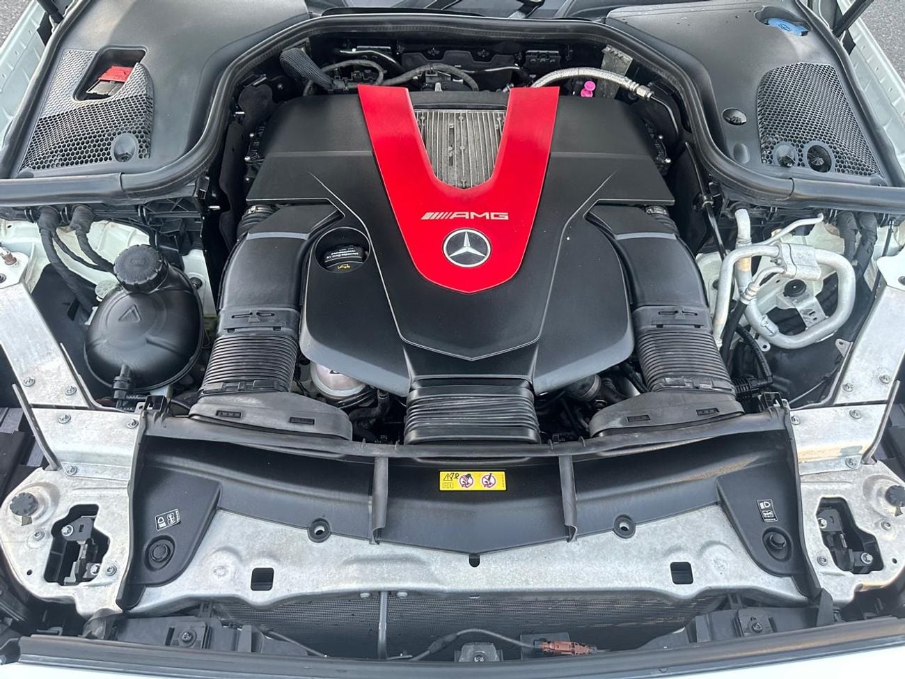 Mercedes Benz E43 AMG SPORT