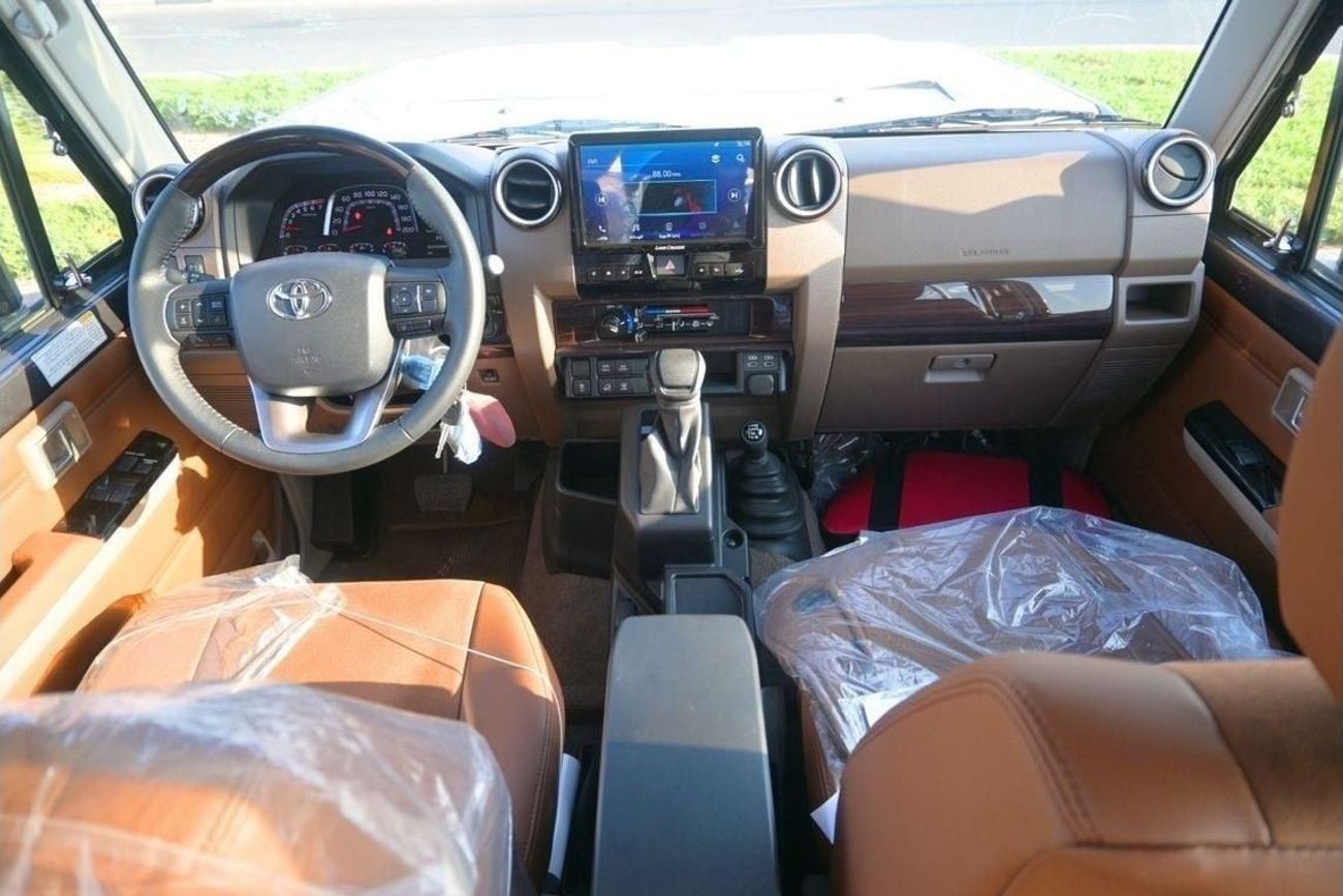 Toyota Land Cruiser 70 Toyota Land Cruiser Hard Top LC71 SHORT CHASE 4.0L Petrol AT