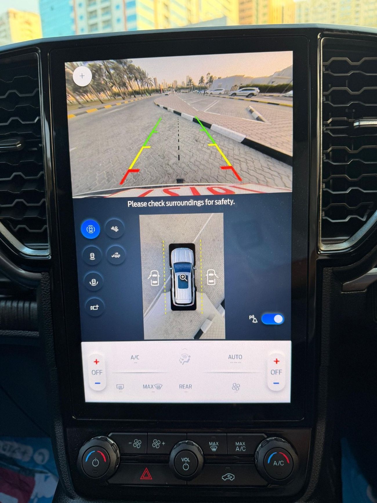 فورد ايفرست Trend 2.0 Liter Bi- Turbo Right Hand Drive