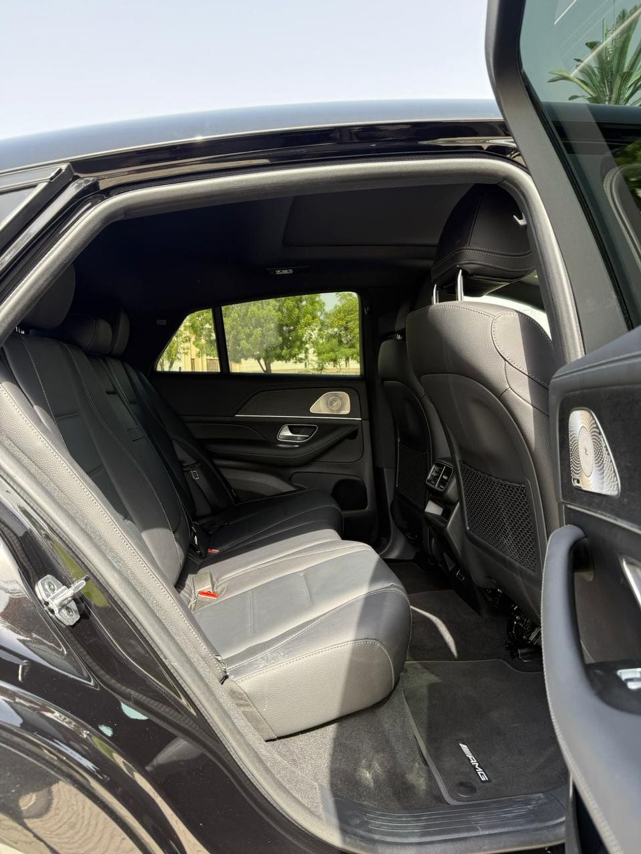 مرسيدس بنز GLE 450 Mercedes-Benz GLE 450 Petro engine 2025 black colour RHD