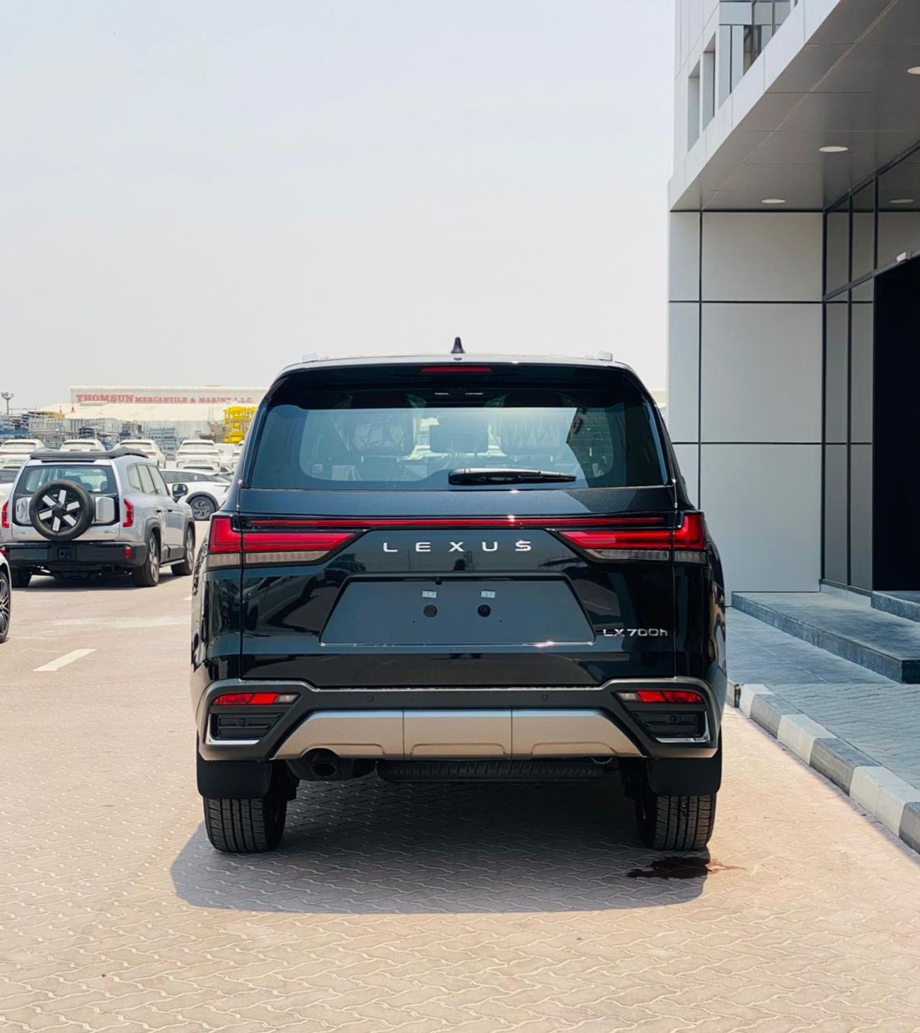 لكزس LX 700h Signature