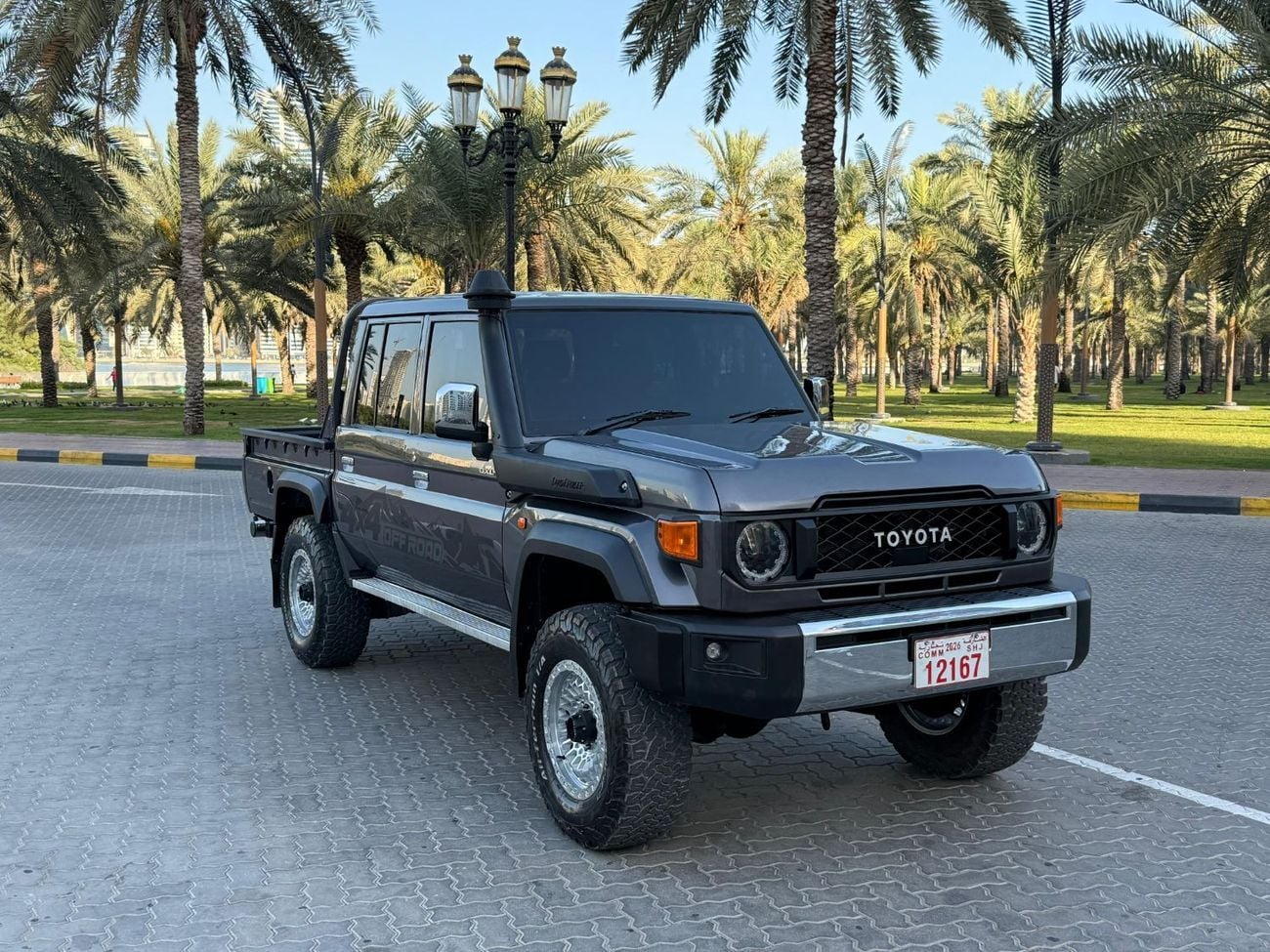 Toyota Land Cruiser Pick Up V8 With Upgrade Shape
