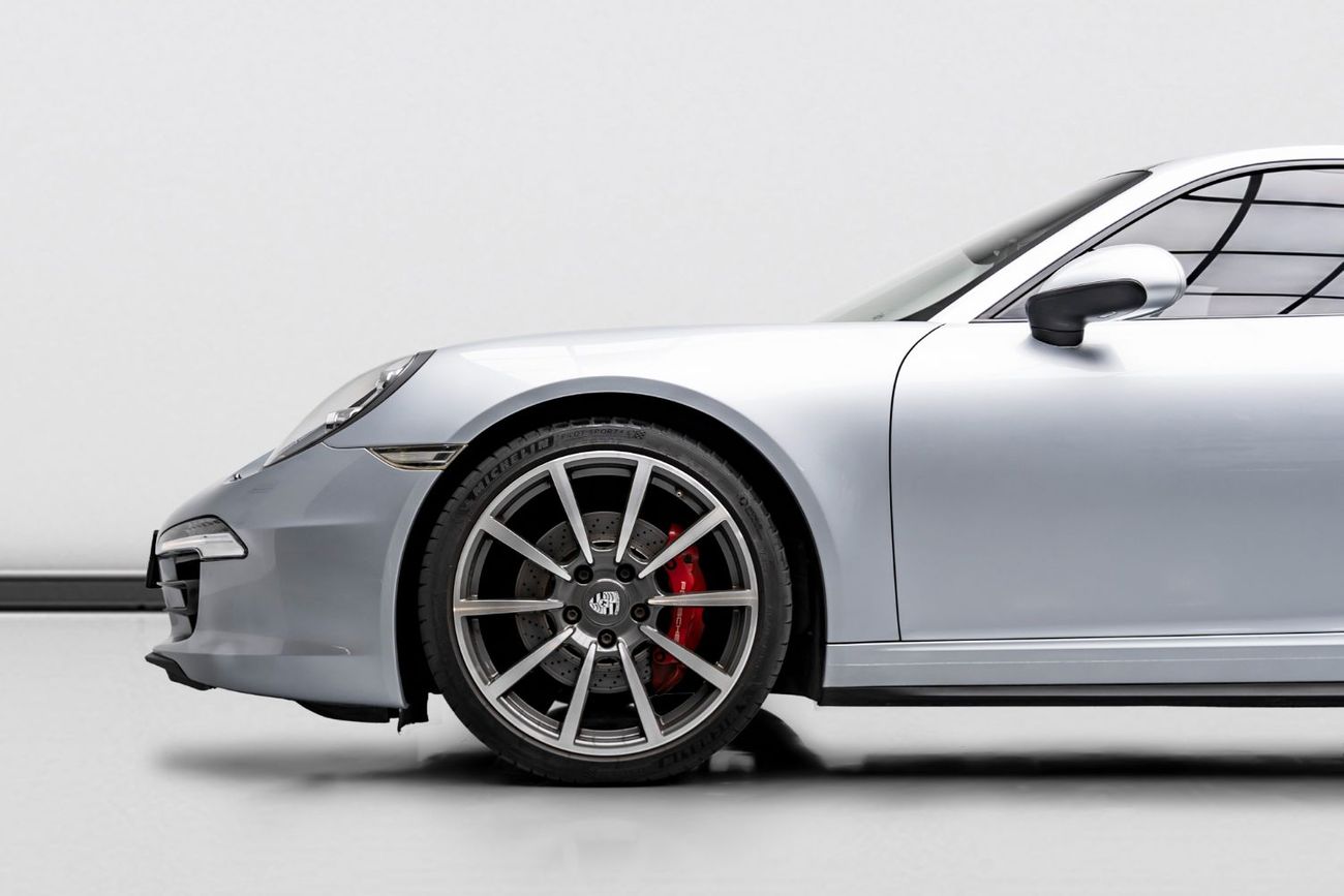 Porsche 911 Carrera 4S 3.8L Coupe 2015 Porsche 911 Carrera 4S, 1 Year Munich Motor Works Warranty, Low KMs, GCC