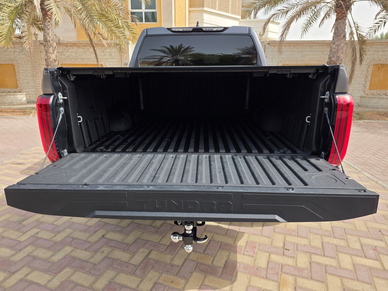 Toyota Tundra 2024 SR5 V6 twin turbo 389hp 4x4 LOW MILEAGE In perfect condition