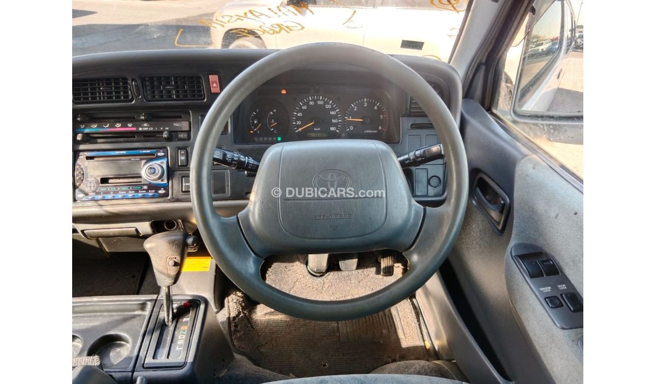 Toyota Hiace TOYOTA HIACE VAN RIGHT HAND DRIVE(PM46557)