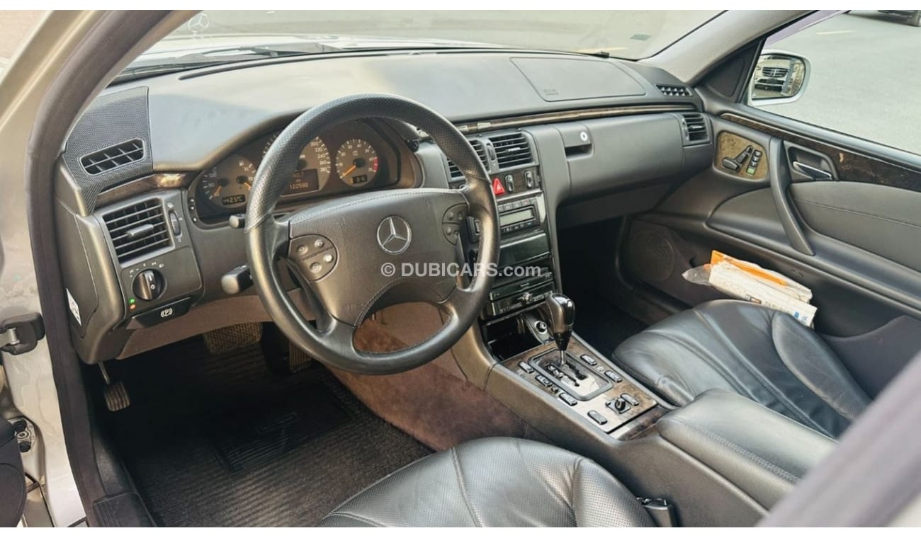 Mercedes-Benz E 55 AMG