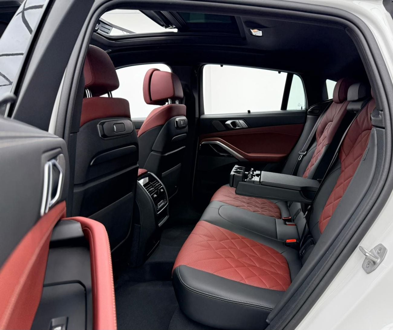 بي أم دبليو X6 2024 BMW X6 xDrive40i M-Sport PRO, 2029 BMW Warranty + Service Pack, Full BMW Service History, GCC
