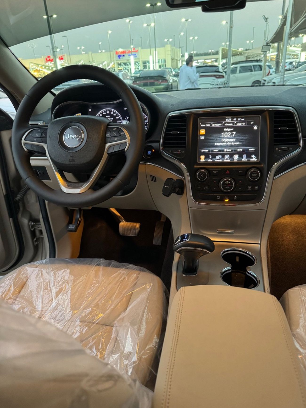 جيب جراند شيروكي Limited 5.7L (360 HP)