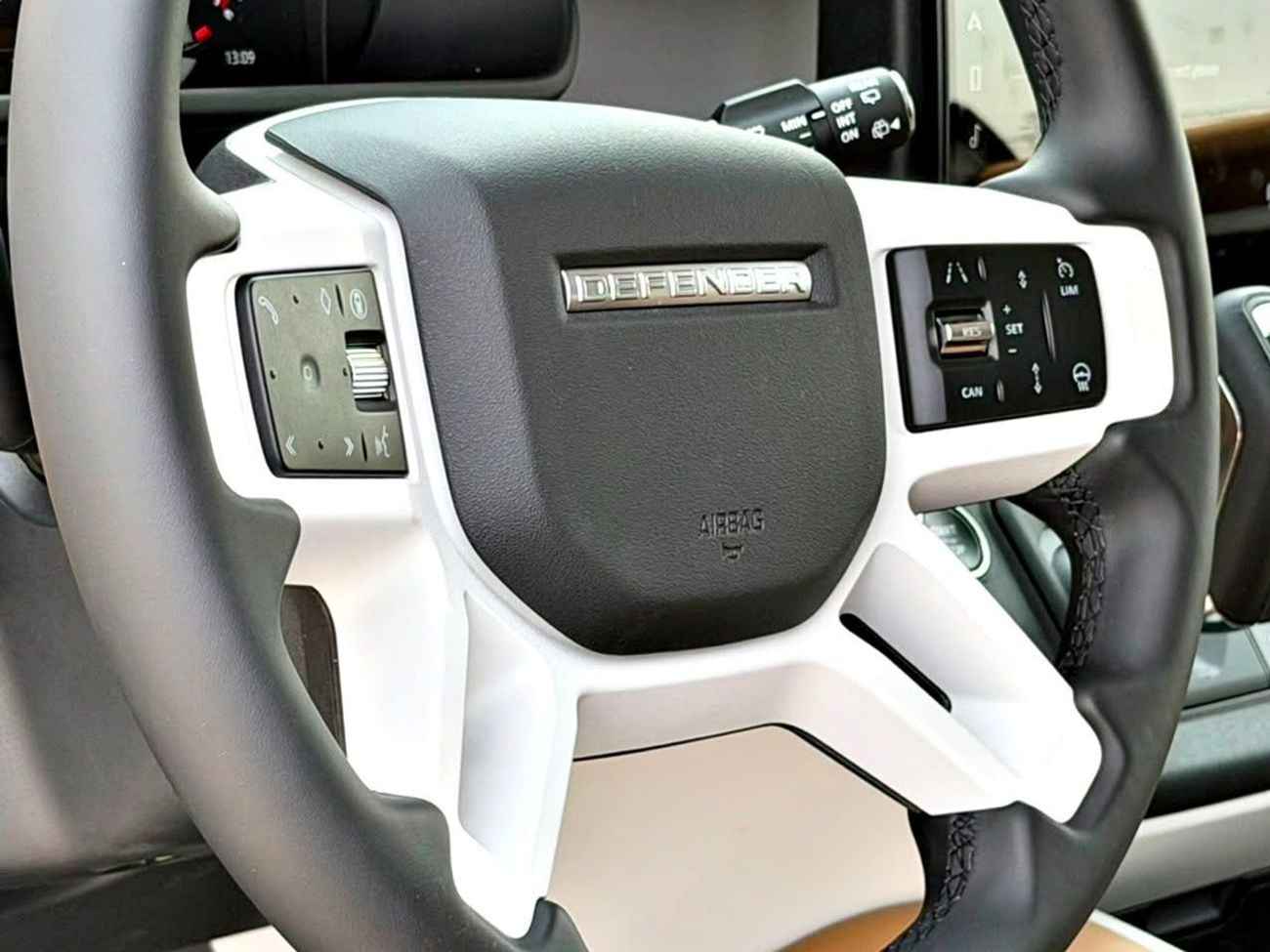 Land Rover Defender 110 X-DYNAMIC HSE P400
