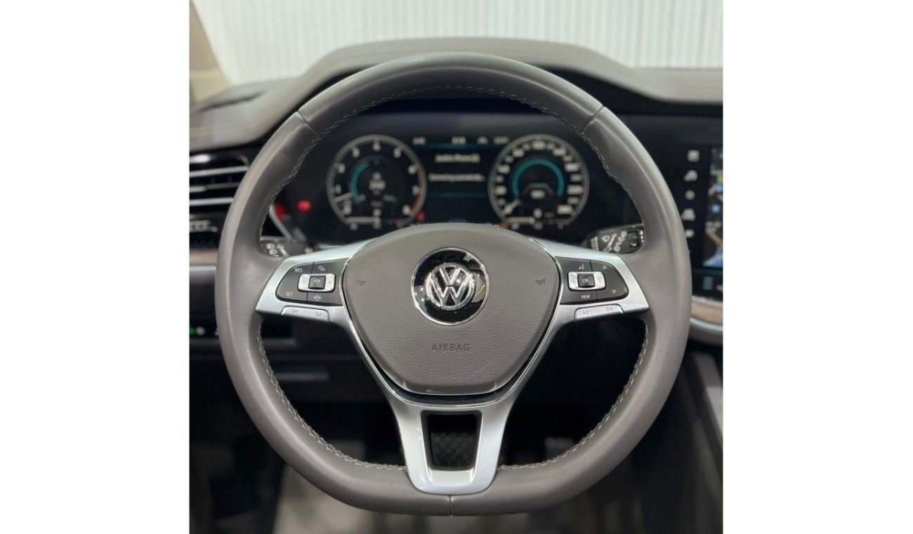 فولكس واجن طوارق 2019 Volkswagen Touareg Highline Plus, Warranty, Full Options, GCC