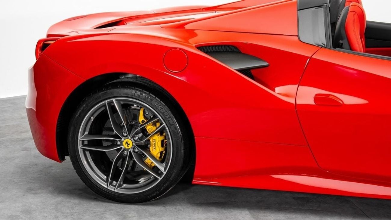 Ferrari 488 Spider STANDARD - 2018 - GCC Specs