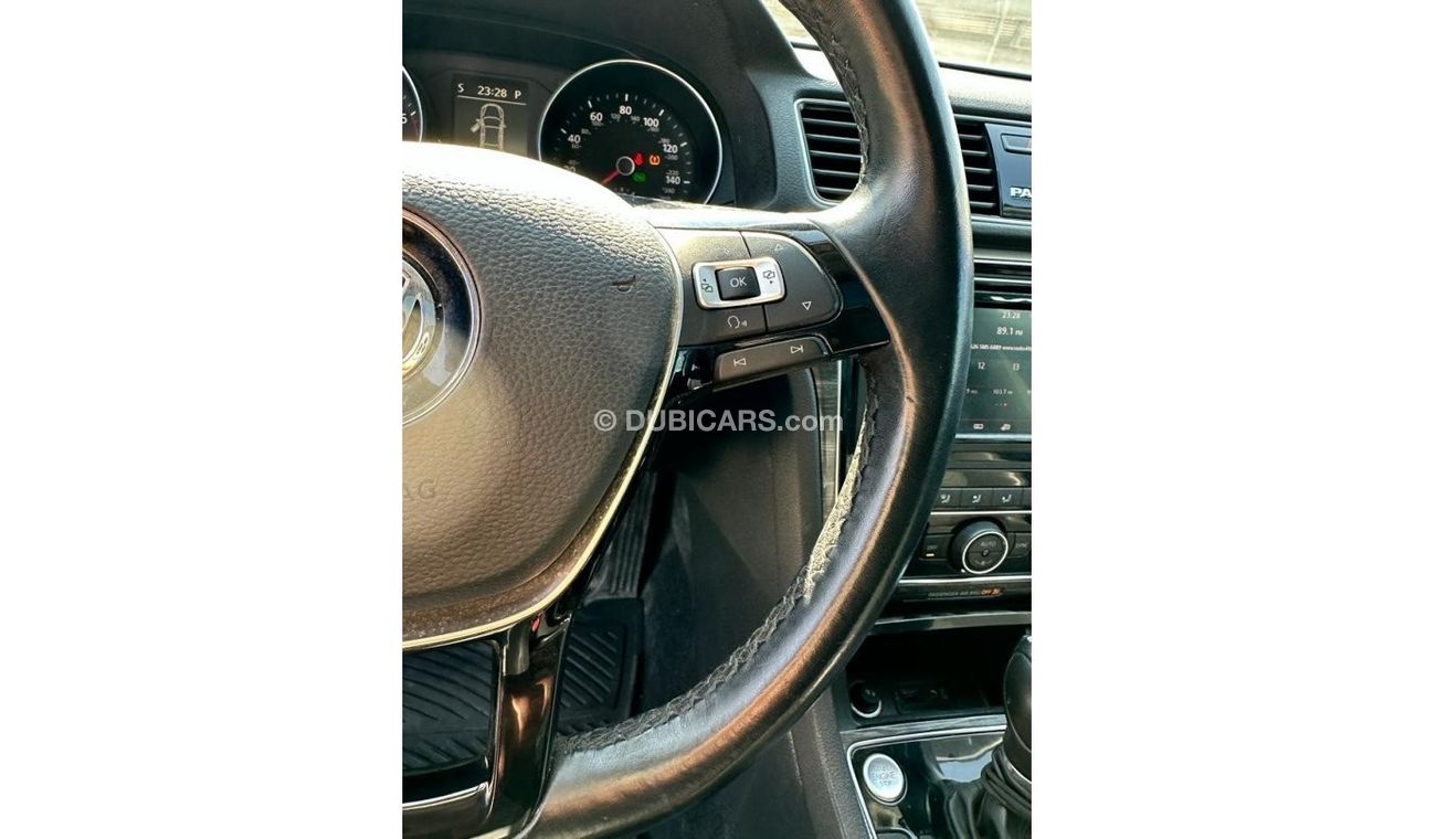 Volkswagen Passat SE