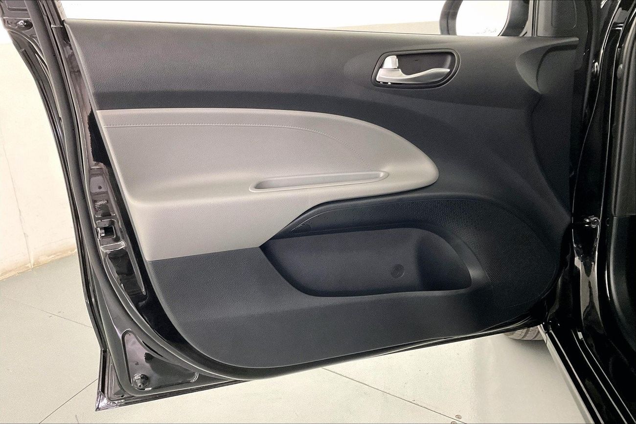 ميتسوبيشي اتراج GLX Mid | ضمان مجاني لمدة عام | 0 دفعة أولى