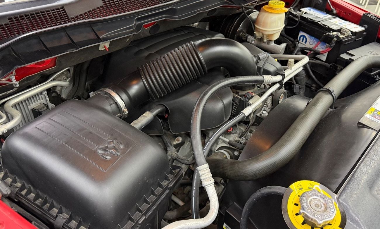 Dodge Ram Van Only 8000 km .. Brand new condition .. V8 .. 5,7 L .. HEMI