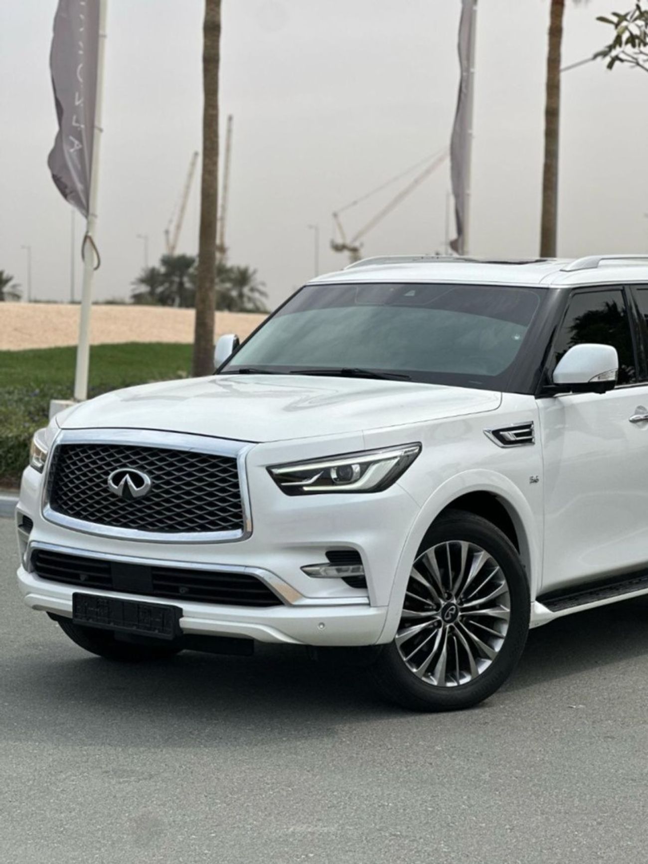 Infiniti QX80 Standard 5.6L