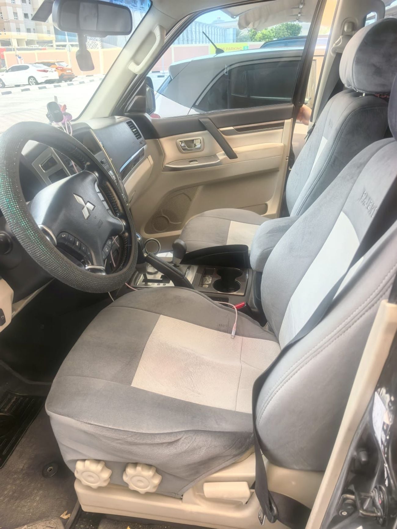 Mitsubishi Pajero GLS H/L PLATINUM