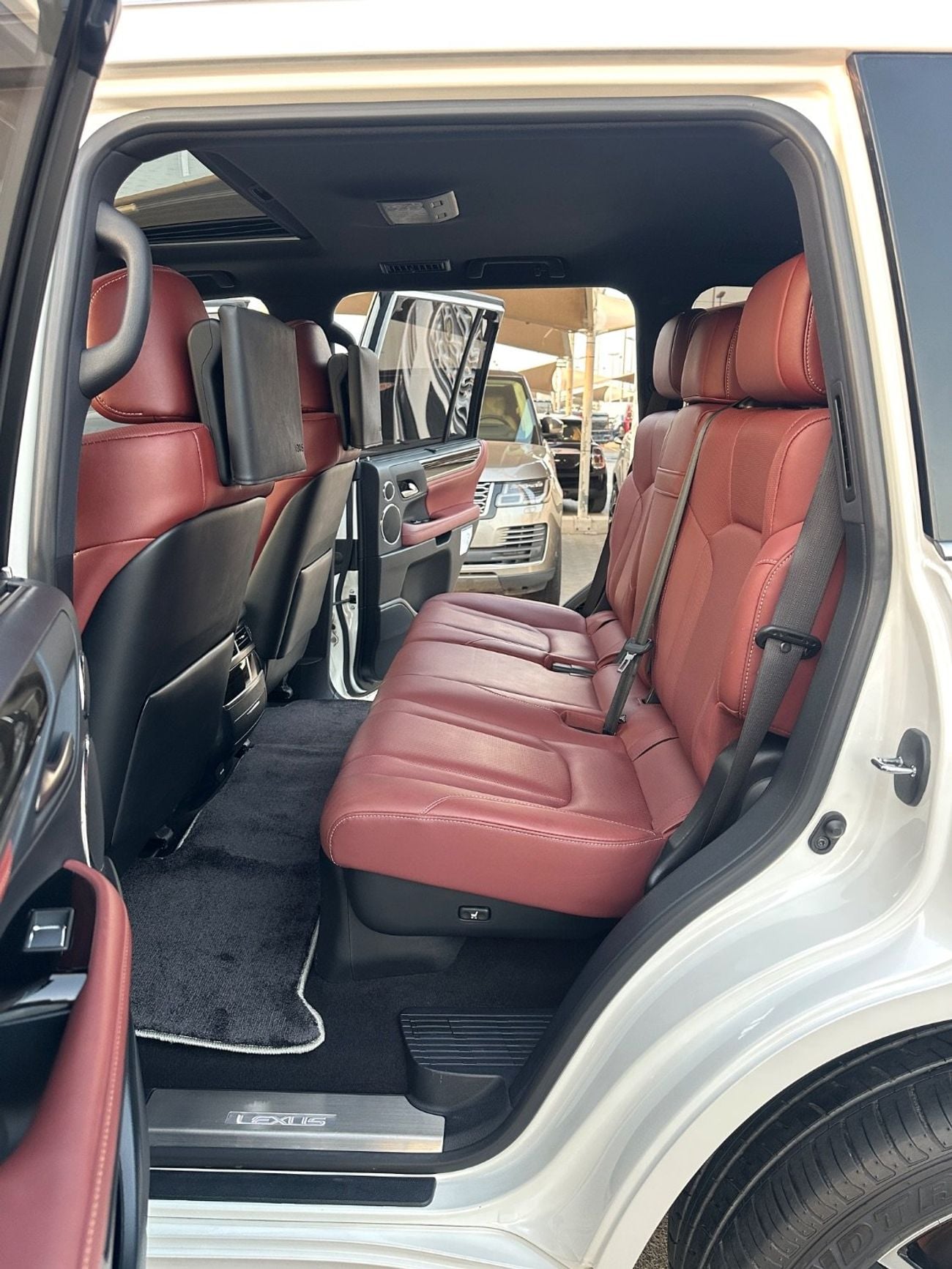 Lexus LX570 SIGNATURE
