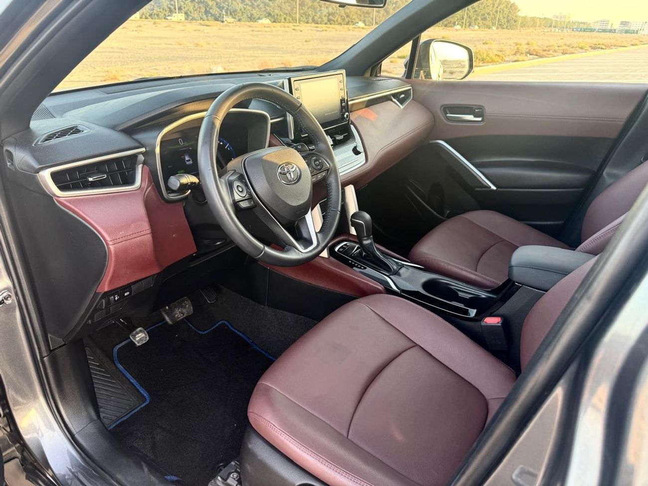 تويوتا كورولا كروس Top OF Range Corolla Cross 1.8L 2023 GCC (Hybrid) FULL OPTION