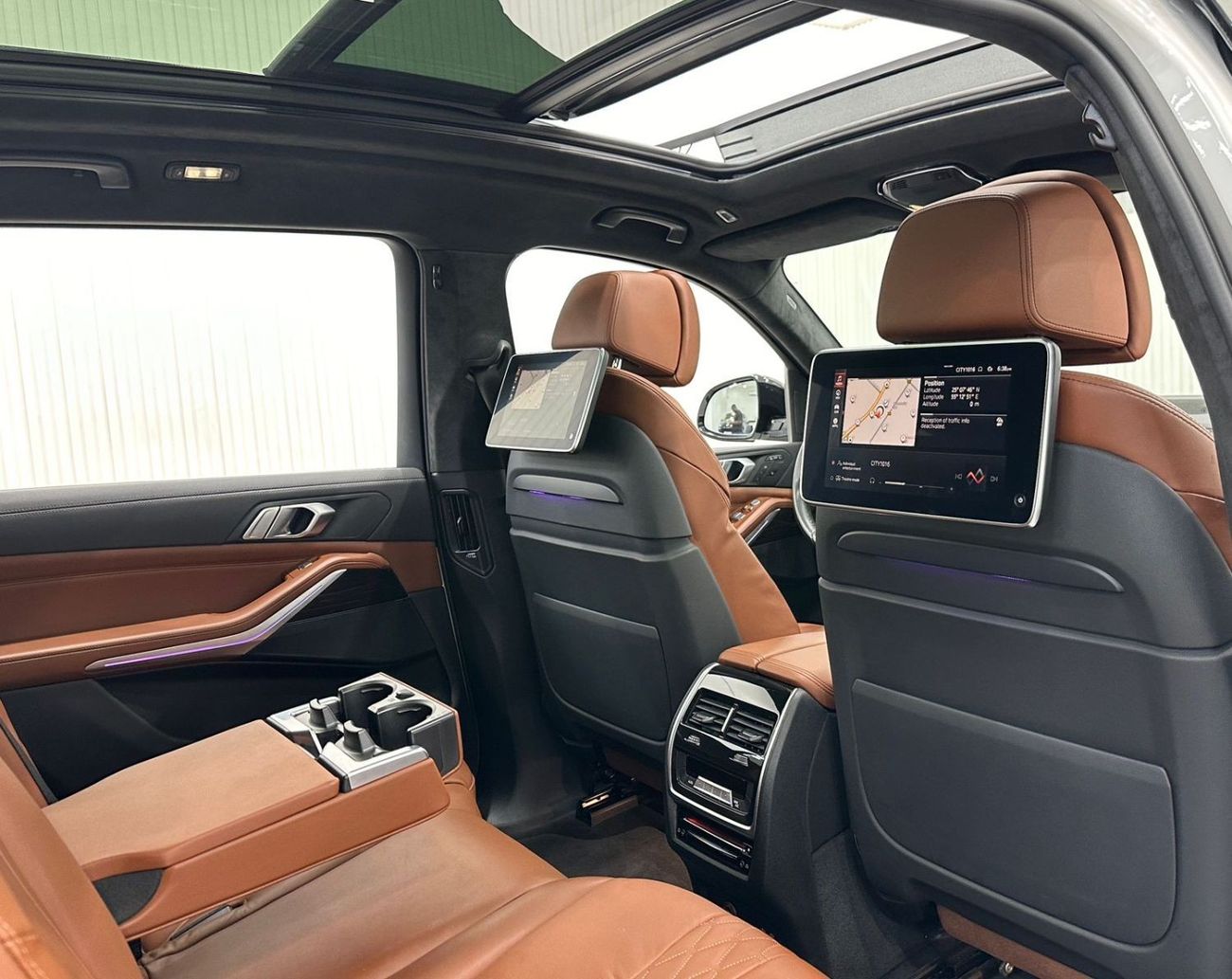 BMW X7 2022 BMW X7 xDrive40i Individual, Dec 2026 BMW Warranty + Service Pack, Low Kms, GCC