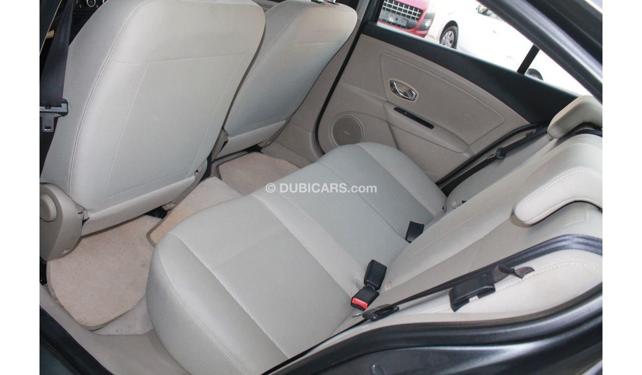 Renault Fluence 1.6L PE 2015 MODEL GCC SPECS WITH DEALER WARRANTY
