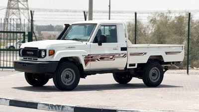 Toyota Land Cruiser Pick Up TOYOTA LC79 SC 4.0 MT 2025 basic options