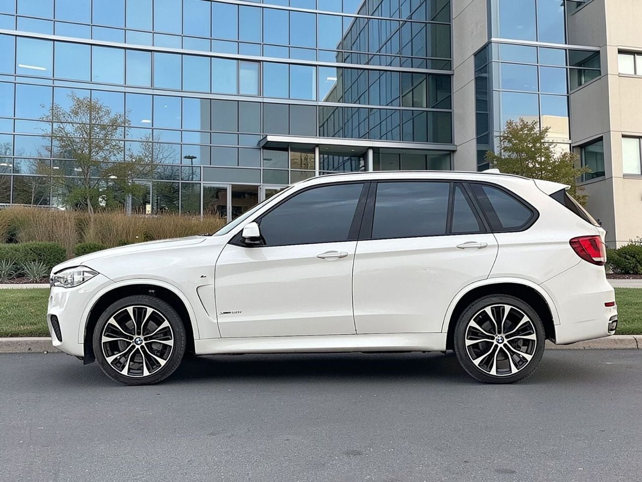 بي أم دبليو X5 1,400 PM | | Xdrive50i | M SPORT | FULL SERVICE HISTORY | 4.4L V8 | 0% DOWNPAYMENT