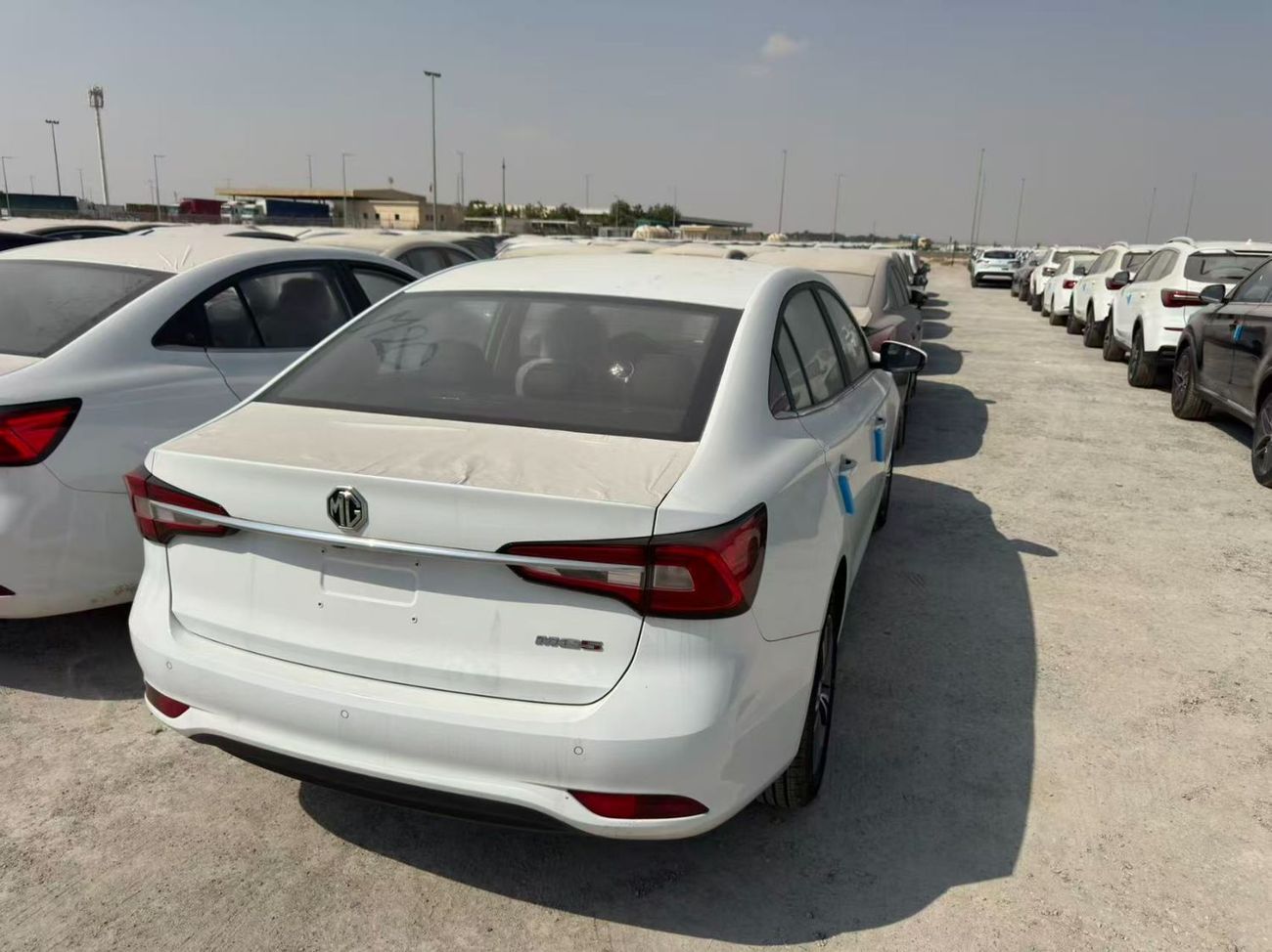 MG 5 DELUXE 1.5L A/T 2024 Full-option with Sunroof WHITE | Export or Wholesale