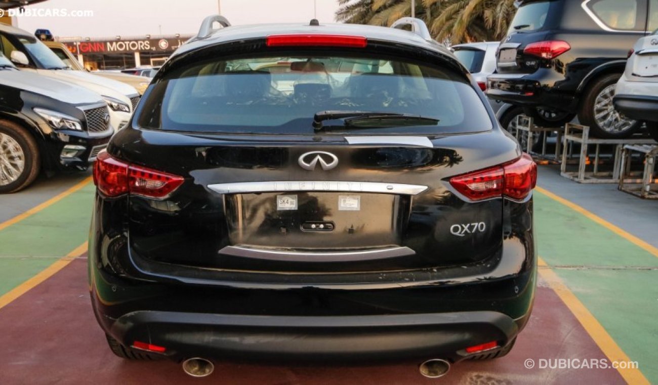 إنفينيتي QX70