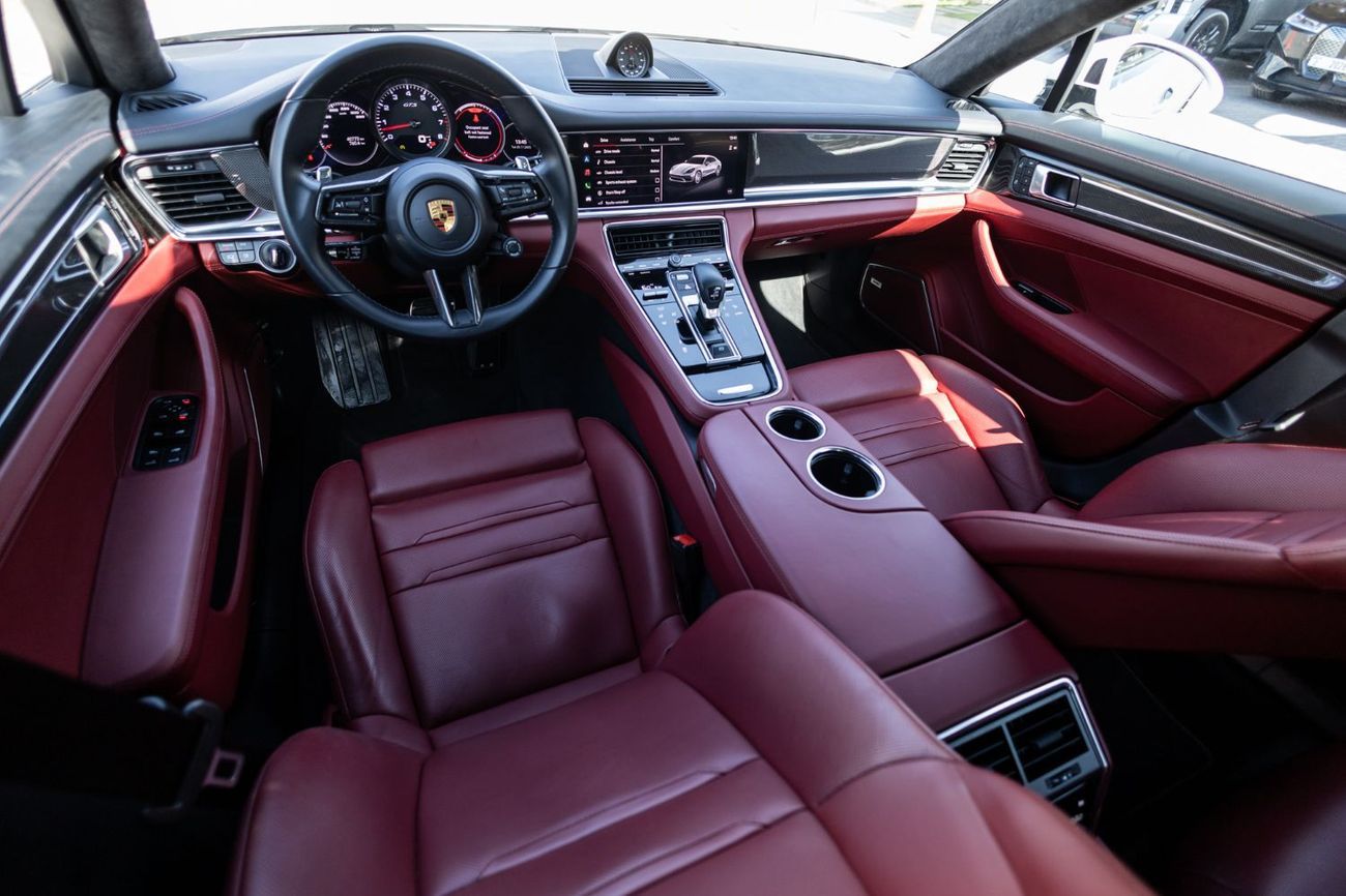 Porsche Panamera GTS 4.0L (454 HP) RWD