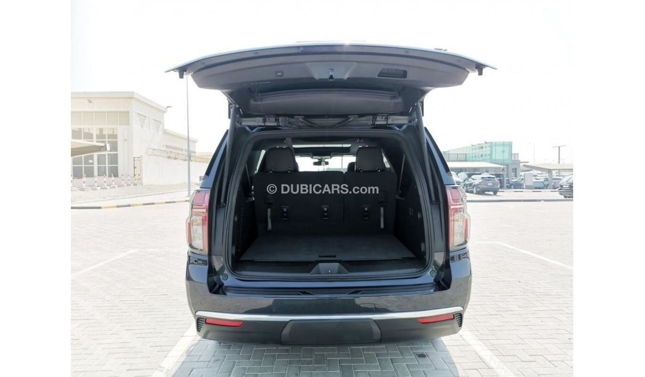 Chevrolet Suburban Chevrolet LT Suburban - 2021- Dark Blue