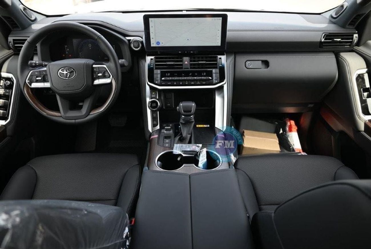 تويوتا لاند كروزر 300 GXR 3.3L Diesel 7 Seat Automatic