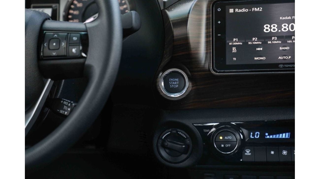 تويوتا هيلوكس تويوتا هايلكس 2024 4x4 DC 2.7 HI - أسود من الداخل أسود | تصدير فقط