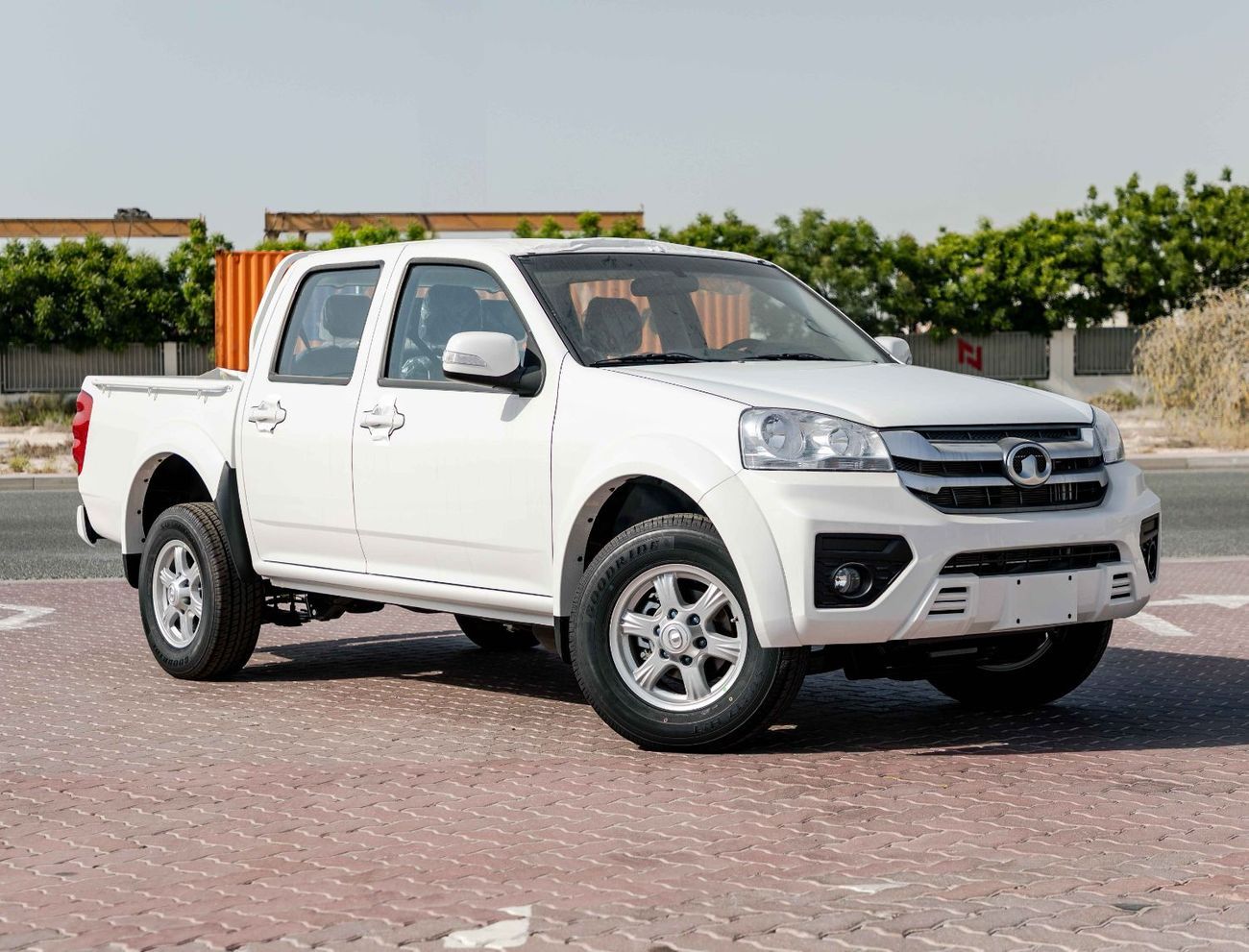 جريت وول وينغل 2026 Greatwall Wingle 5 4X2 Luxury 2.0L - Manual - Titanium White Inside Black | Export Price