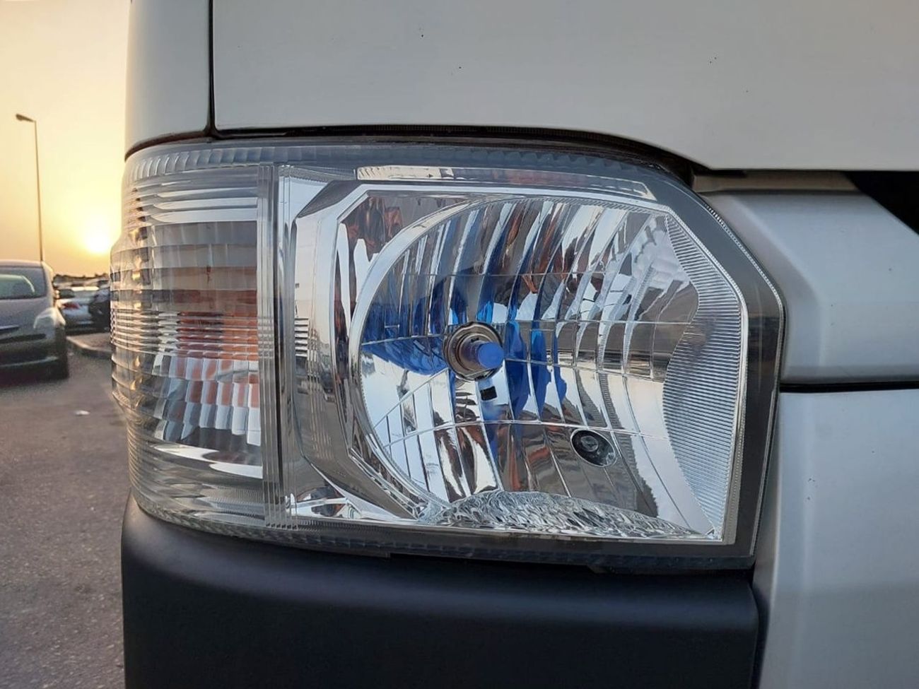 Toyota Hiace TOYOTA HIACE VAN RHD 2015 MODEL 3.0 L DIESEL AUTOMATIC(PM16901)