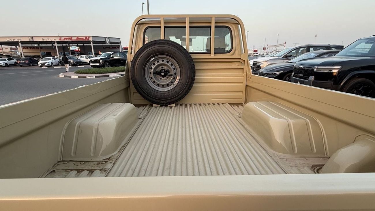 تويوتا لاند كروزر بيك آب Std 4.0L Single Cab Utility 4WD