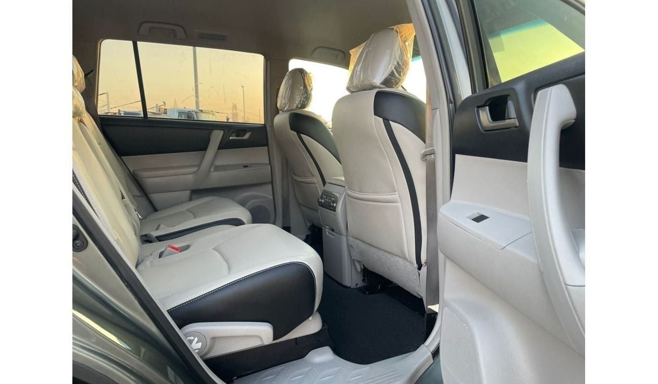 تويوتا هايلاندر 2013 Toyota Highlander MidOption+ 3.5L V6 - AWD 4x4 - Electric Seats - 7 Seater With Rear CAM - 90,0