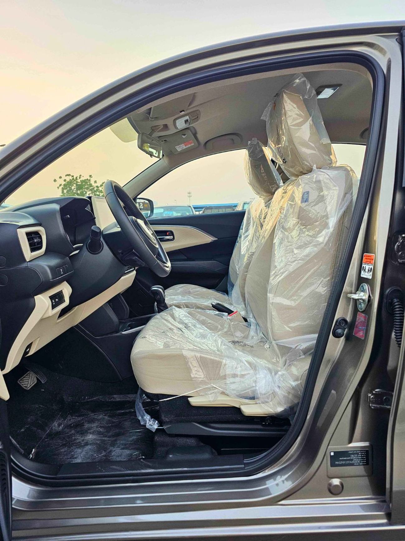 Suzuki Dzire GLX HYBRID 1.2L V4 A/T / PUSH START / DVD / REAR PARKING SENSOR (CODE # DZHXG)