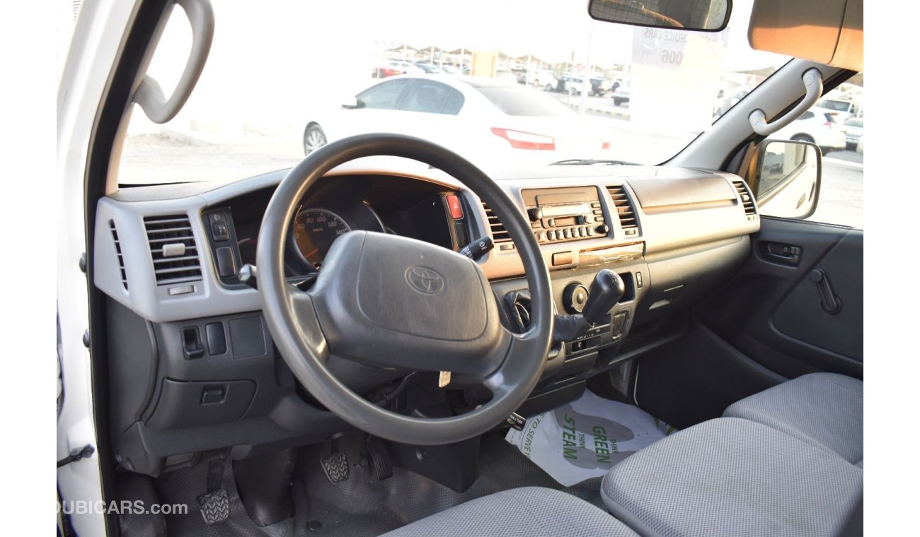 تويوتا هاياس 2006 | TOYOTA HIACE 2.7L | 6-STR- GLASS VAN STD ROOF|5-DOORS|  GCC | VERY WELL-MAINTAINED | SPECTACU