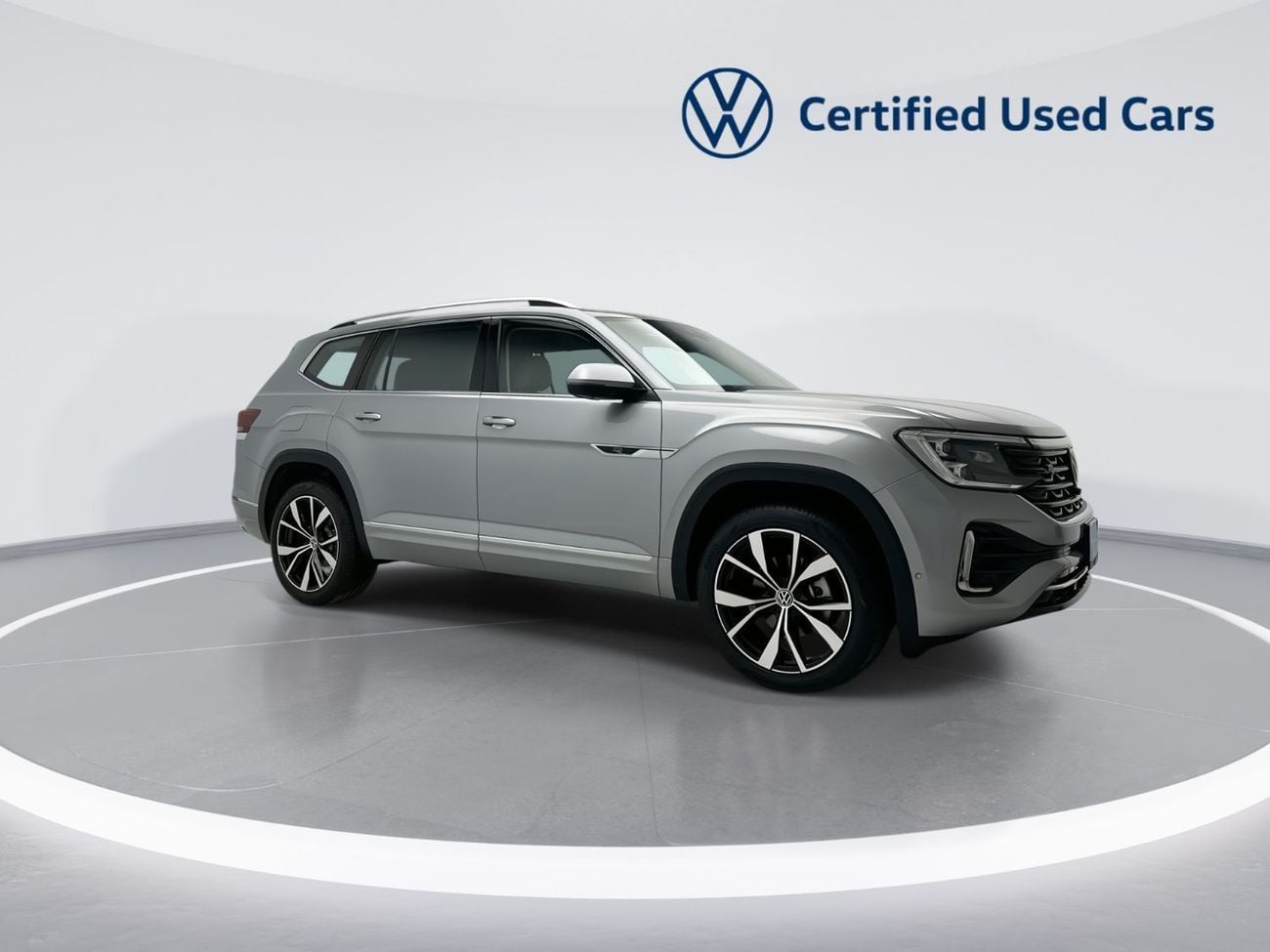 فولكس واجن تيرامونت R-Line 3.6L R-Line 2.0L (Ref#38903) - 30,100 AED SAVINGS from New Car