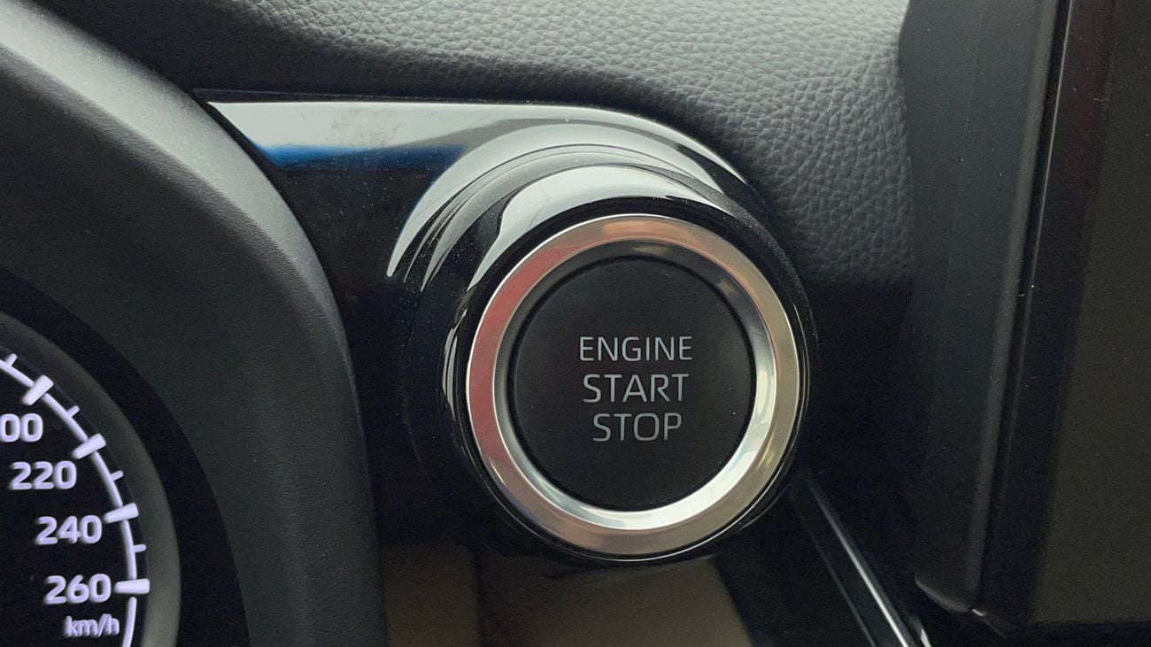 تويوتا لاند كروزر GXR 4 | بدون دفعة مقدمة | اختبار القيادة في المنزل