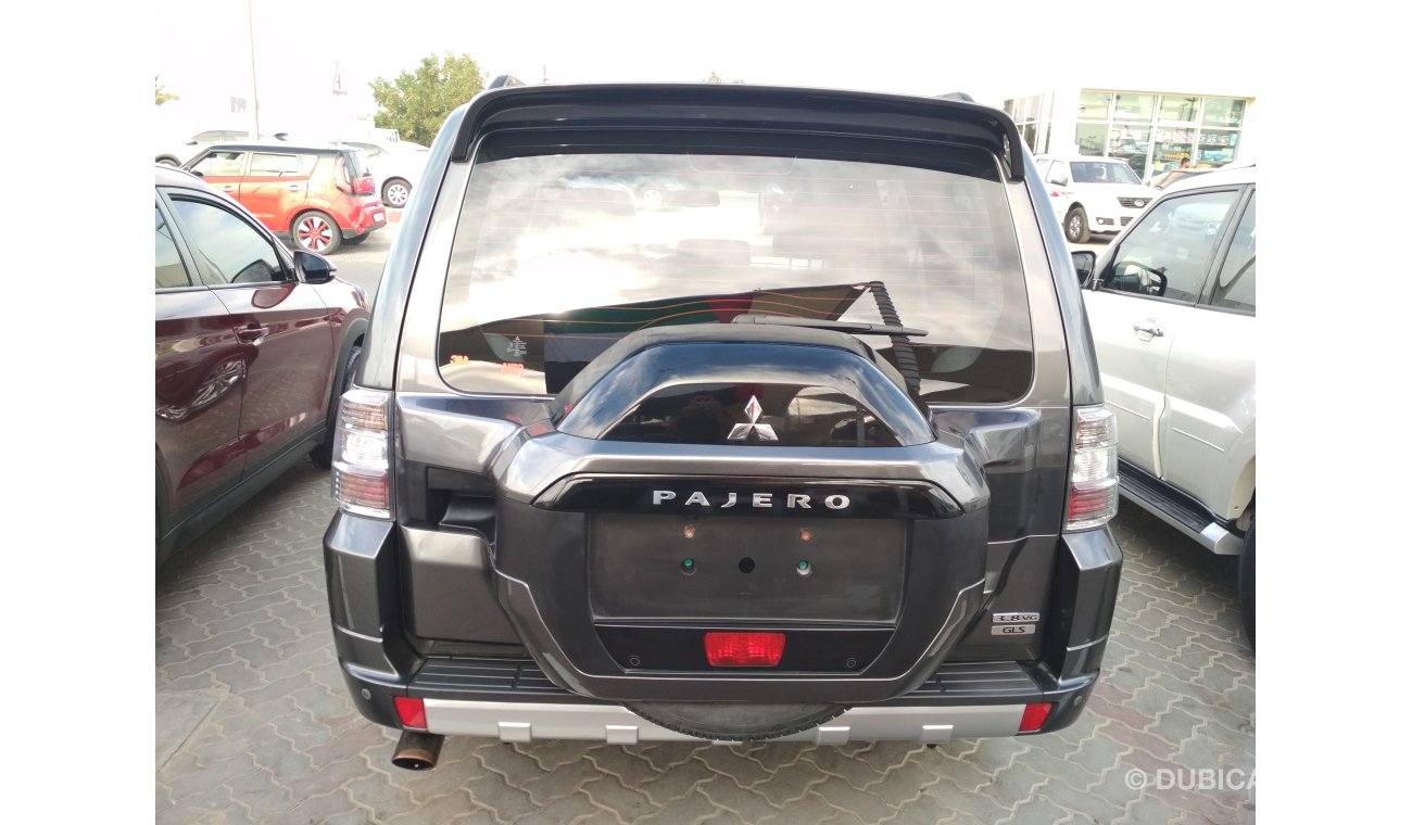 Mitsubishi Pajero 2015 GREY GCC NO PAIN NO ACCIDENT PERFECT