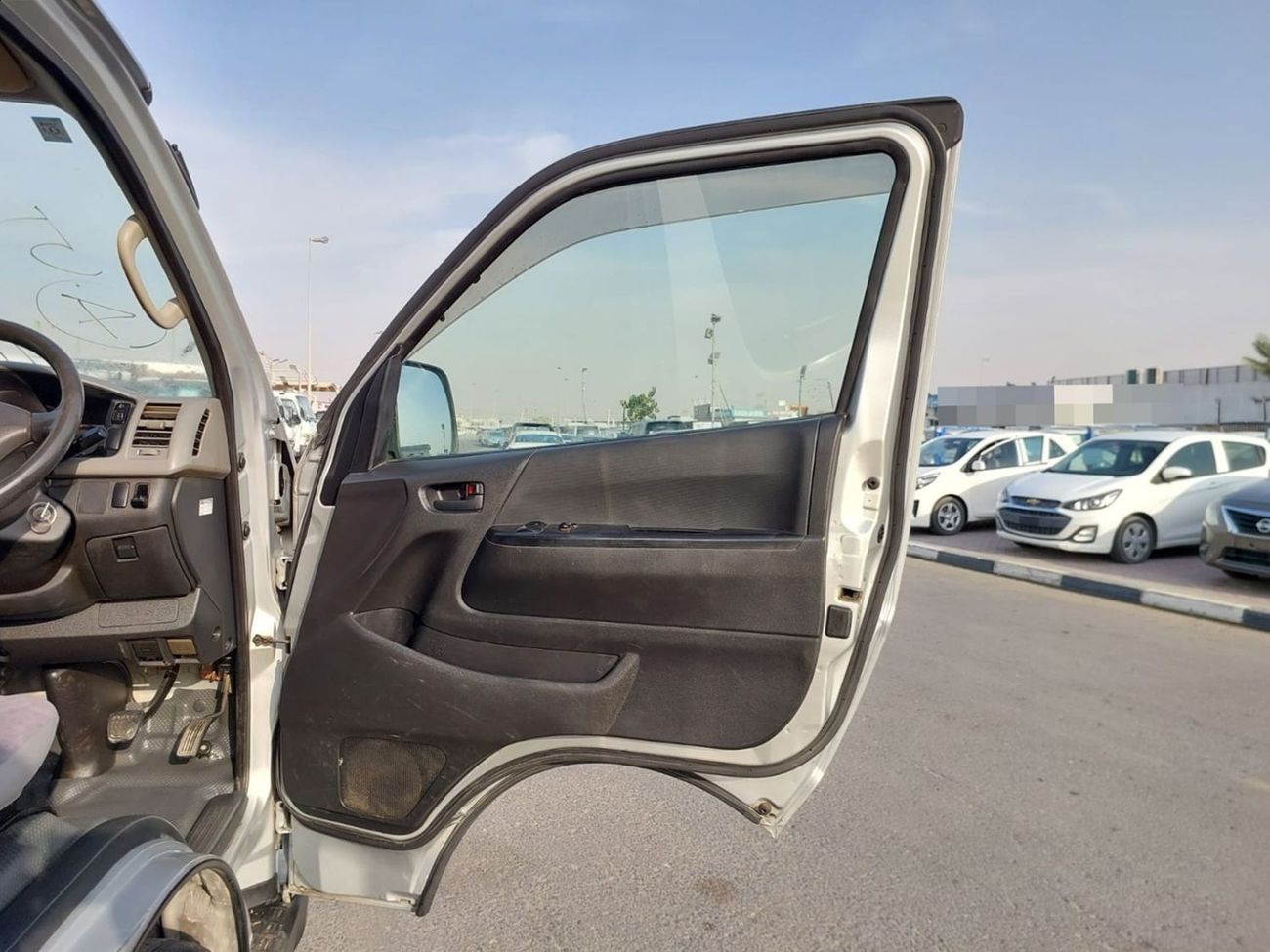 Toyota Hiace TOYOTA HIACE COMMUTER VAN RHD 2011 MODEL 2.7 L PETROL AUTOMATIC(PM24057)