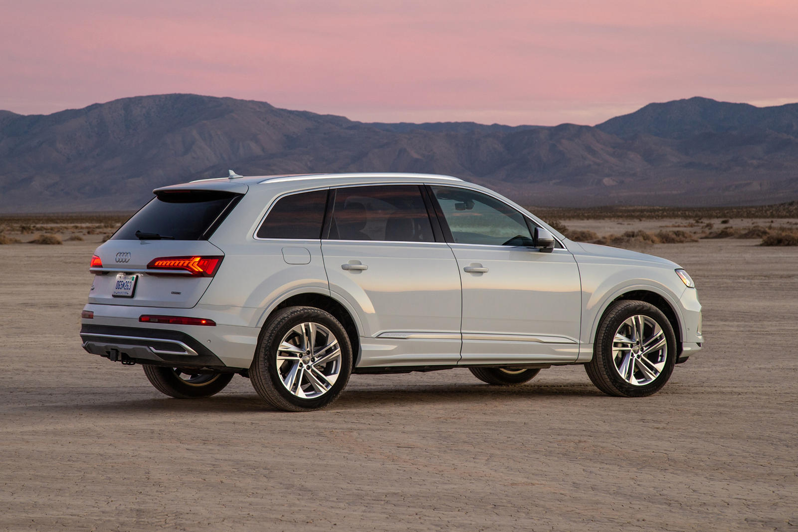 أودي Q7 exterior - Side Profile