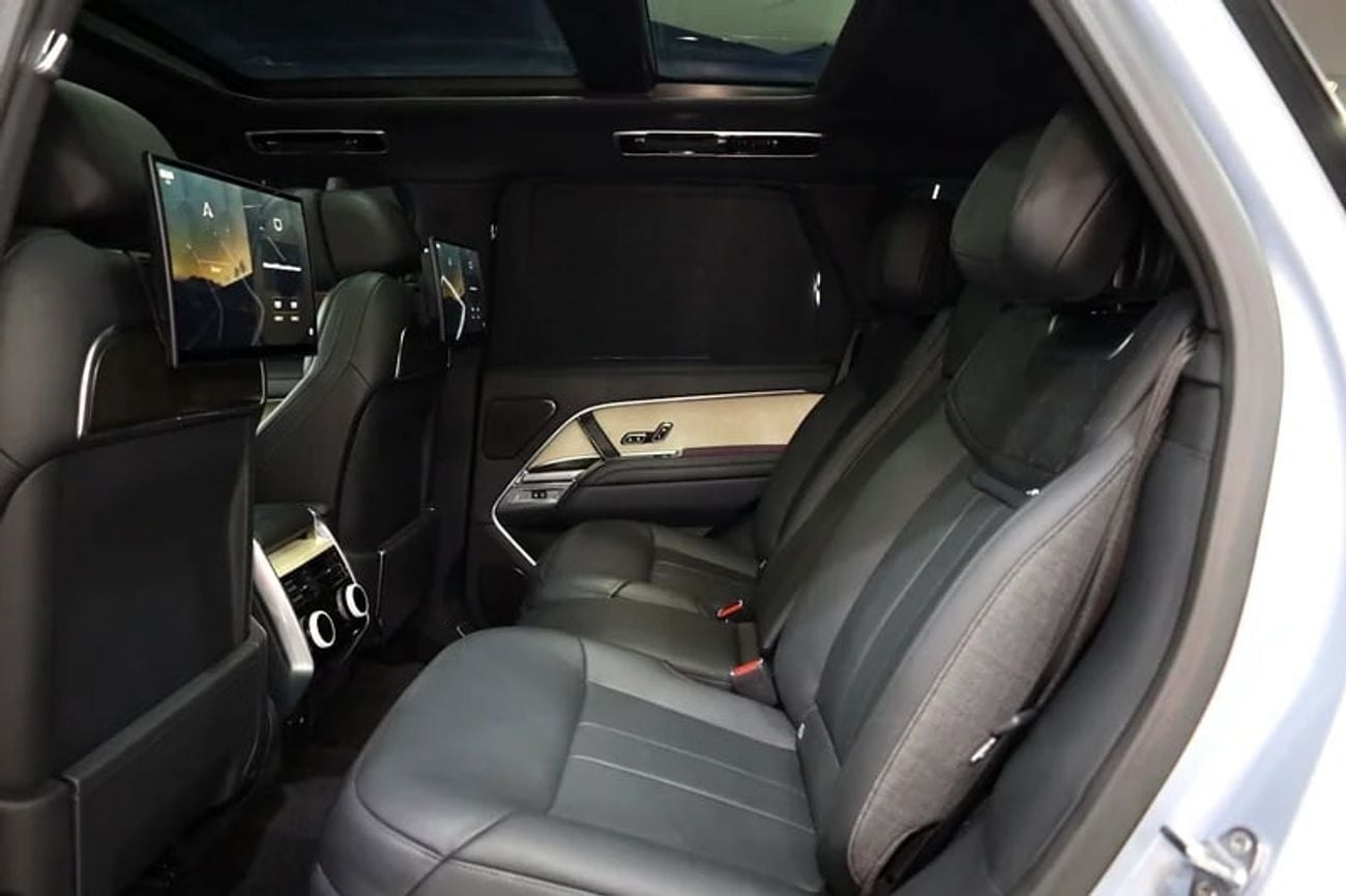 Land Rover Range Rover SV P530 Vogue SV, Rear Entertainment, Dealer Warranty Till 29/10/2028