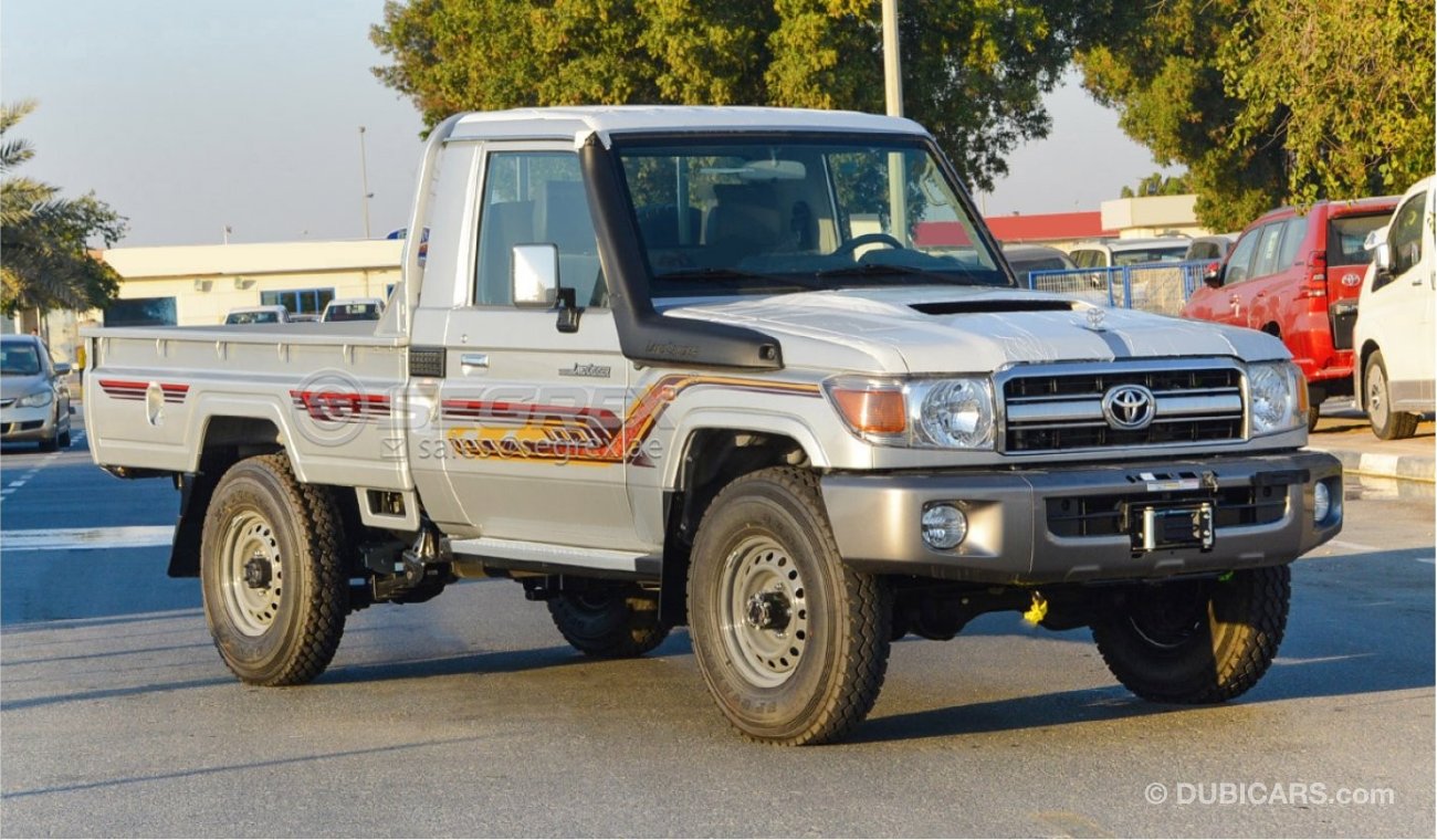 تويوتا لاند كروزر بيك آب LC79 4.5 DIESEL SINGLE CABIN FULL OPTION