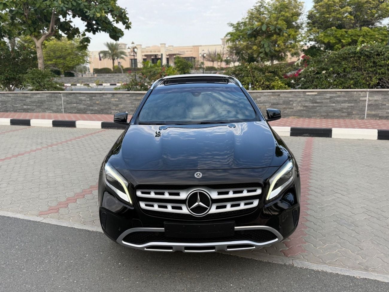 Mercedes-Benz GLA 250 Std 2.0L (208 HP)