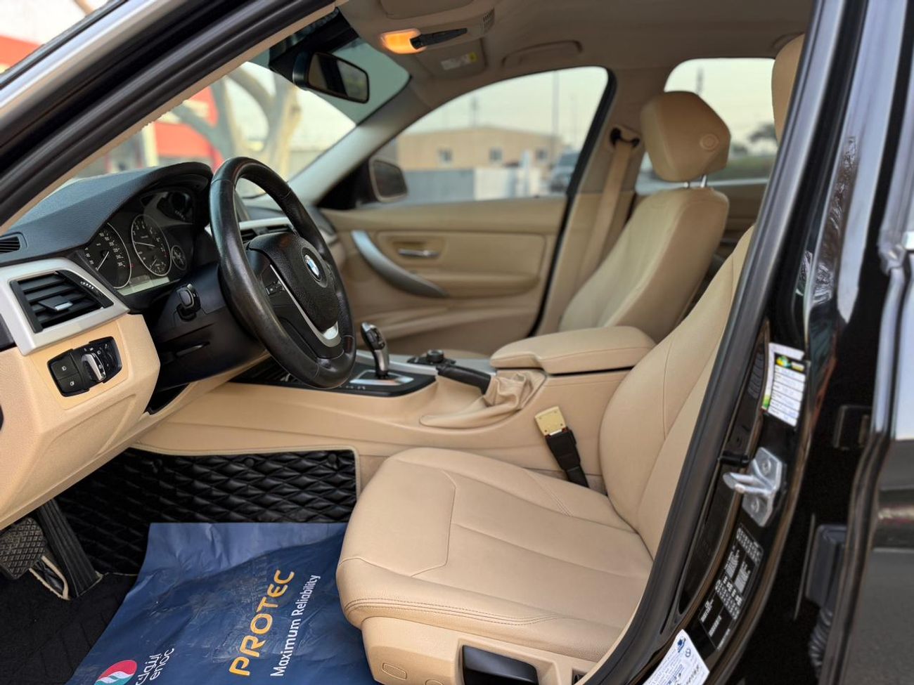 BMW 318i 2017 BMW 318I GCC VERY CLEAN Std 1.5L