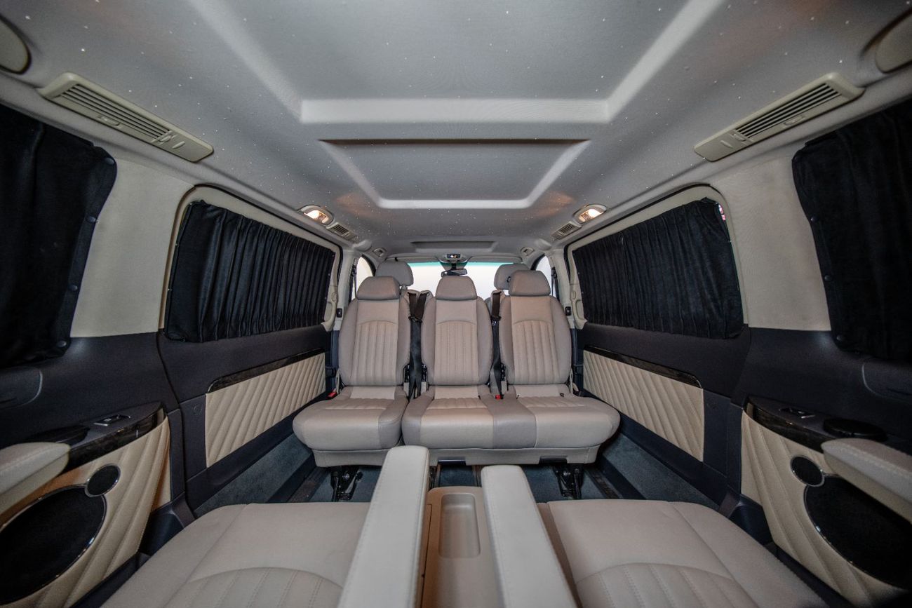 مرسيدس بنز فيانو Wheelchair Accessible Premium Van – 2×3 Seating