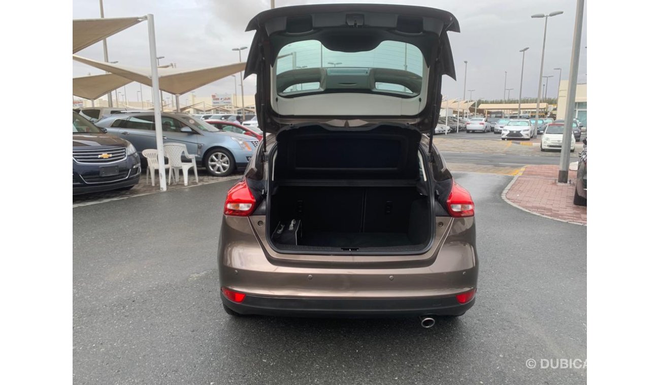 فورد فوكاس Mercedes C200_Gcc_2017_Excellent_Condition _Full option