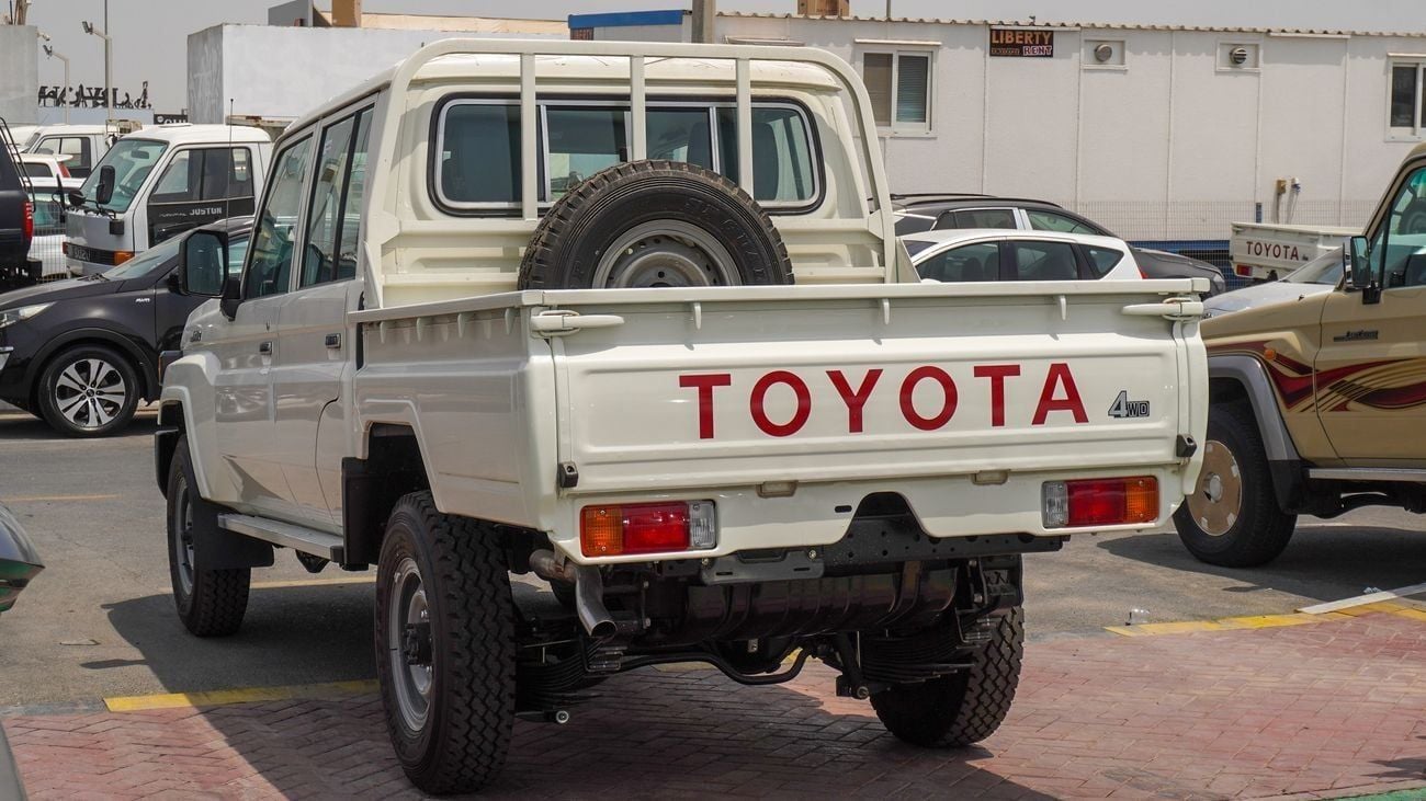 تويوتا لاند كروزر بيك آب 4.2L Diesel M/T